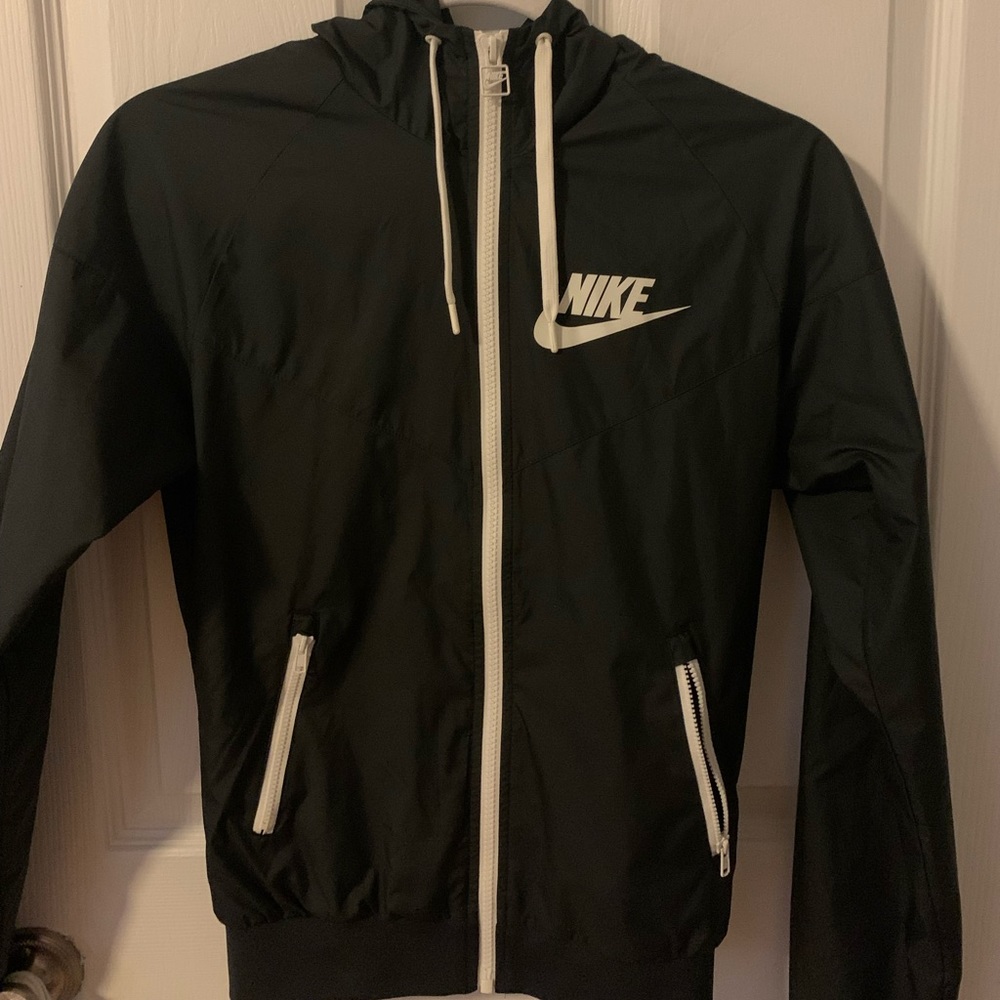 Nike women’s extra small black windbreaker